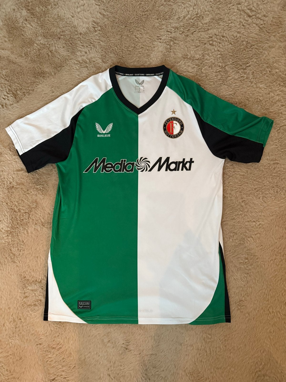 Nieuw! Feyenoord uitshirt 2023/2024 Hartman #11 Maat M, Ophalen, Zo goed als nieuw, Voetbal, Meerkleurig