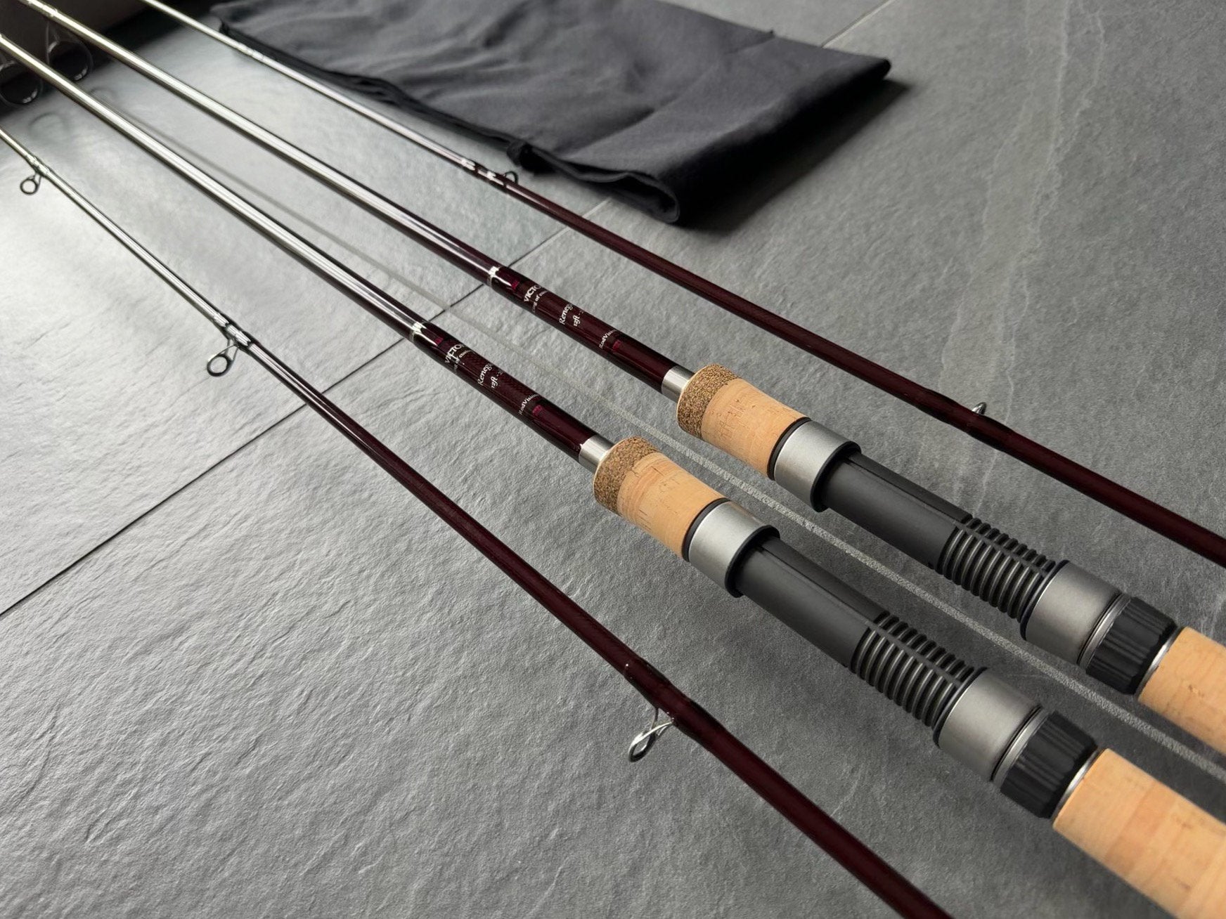 2 x Rod Visions Victory Renegade 12ft 2lbs NIEUW ONGEBRUIKT, Ophalen, Nieuw, Complete set