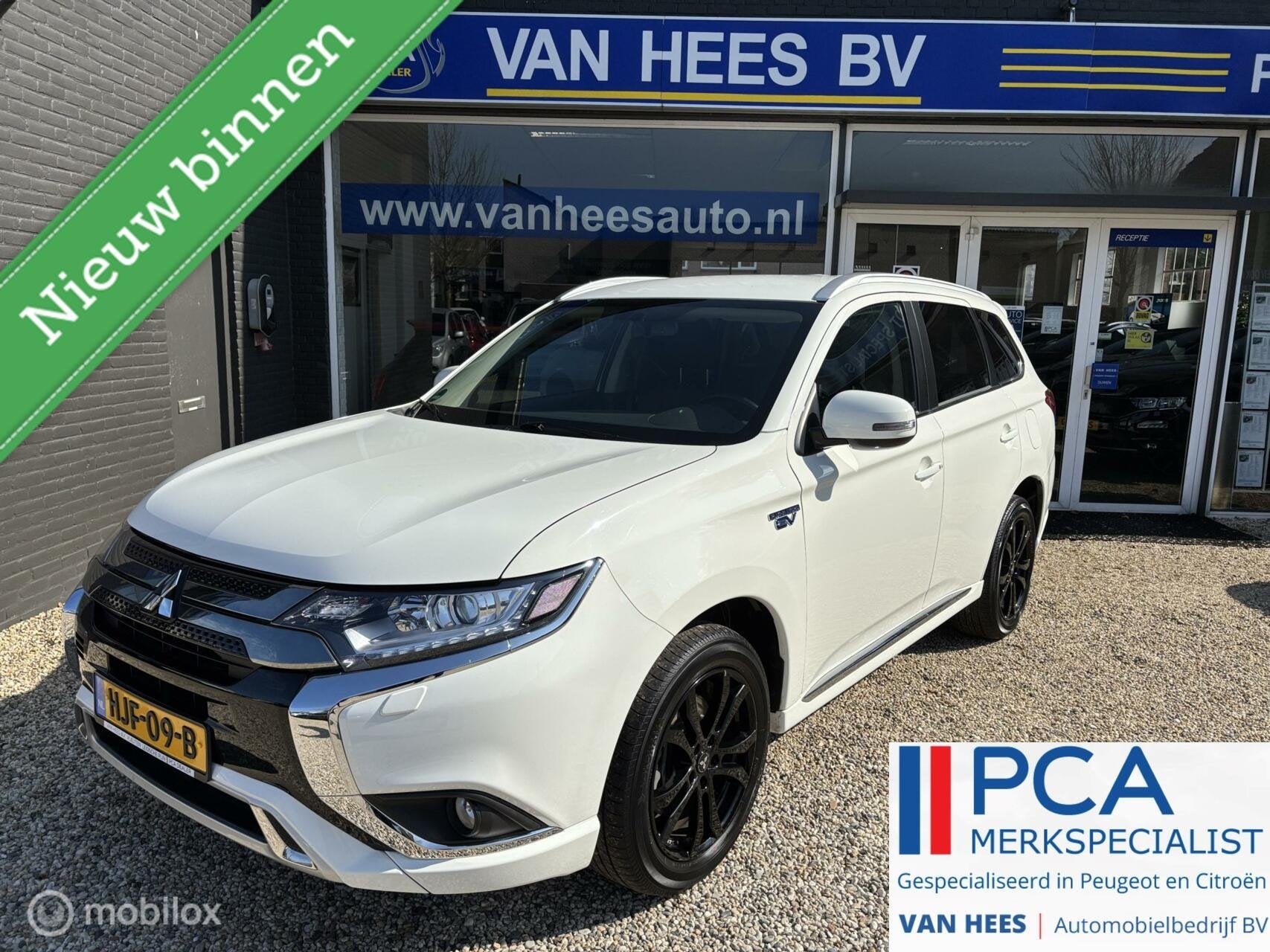 Mitsubishi Outlander 2.4 PHEV Intense+ standkachel alcantara, Auto's, Automaat, Dealer onderhouden, 135 pk, Zwart