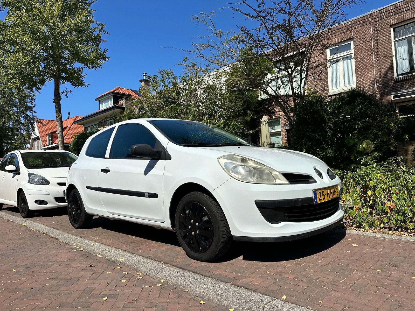 Renault Clio 1.2 16V 3-DRS 2008 ,Wit , Airco, Voorwielaandrijving, 535 kg, 74 pk, 4 cilinders