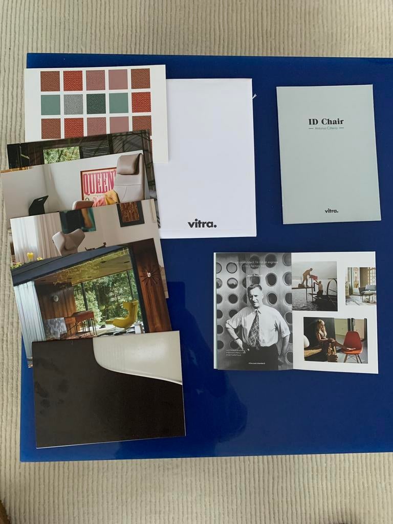 Vitra folders/poster, Verzenden, Zo goed als nieuw
