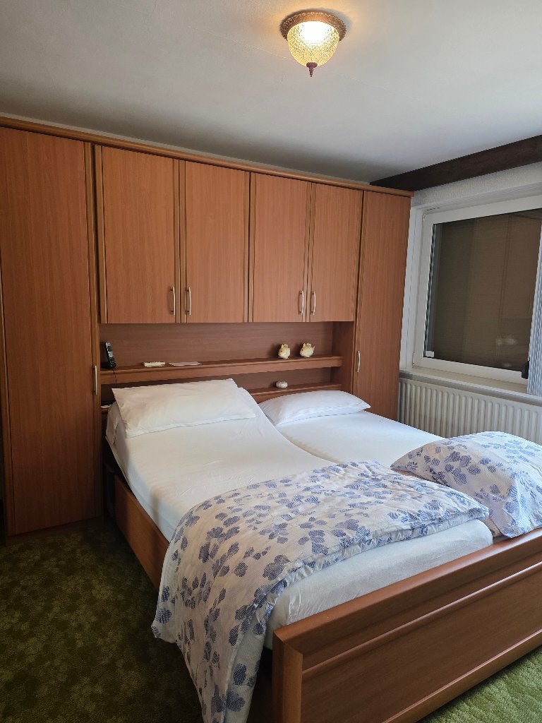 Complete slaapkamer met M Line matrassen+verstelbare bodems, Ophalen, Zo goed als nieuw, Tweepersoons