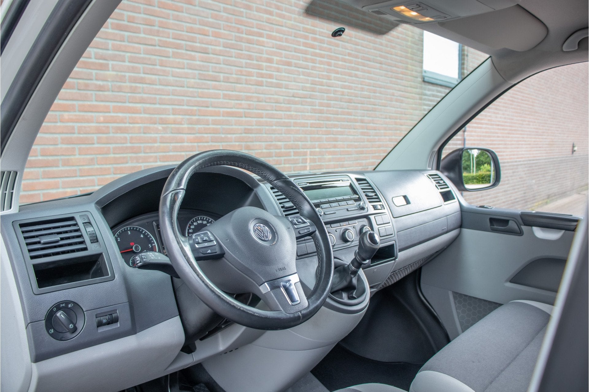 Volkswagen Transporter 2.0 TDI L2 Buscamper, Origineel NL, H, Caravans en Kamperen, Campers, Buscamper of Camperbus, Wolweg 45
3776LN  STROE, NL