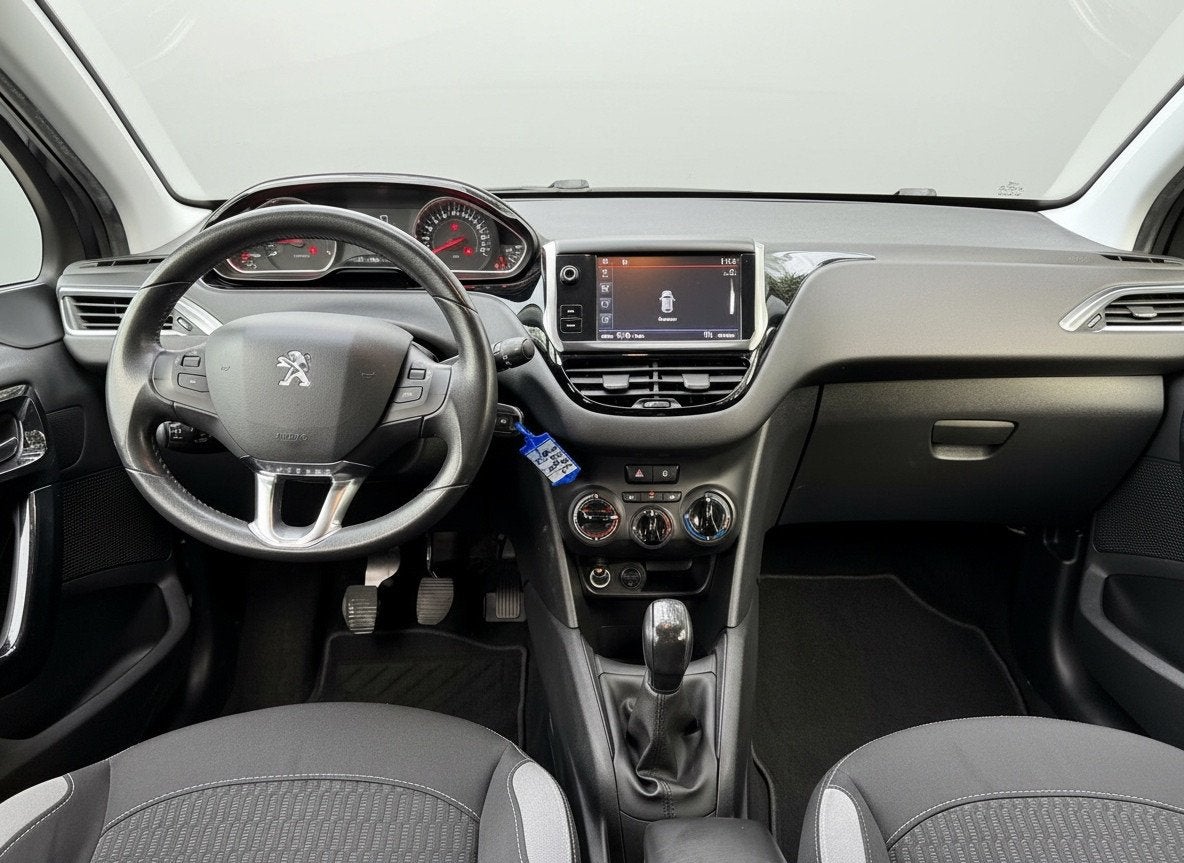 Peugeot 208 1.2 PureTech Style Pack, navigatie,airco, cruise, Auto's, Voorwielaandrijving, Dealer onderhouden, Gebruikt, 1199 cc