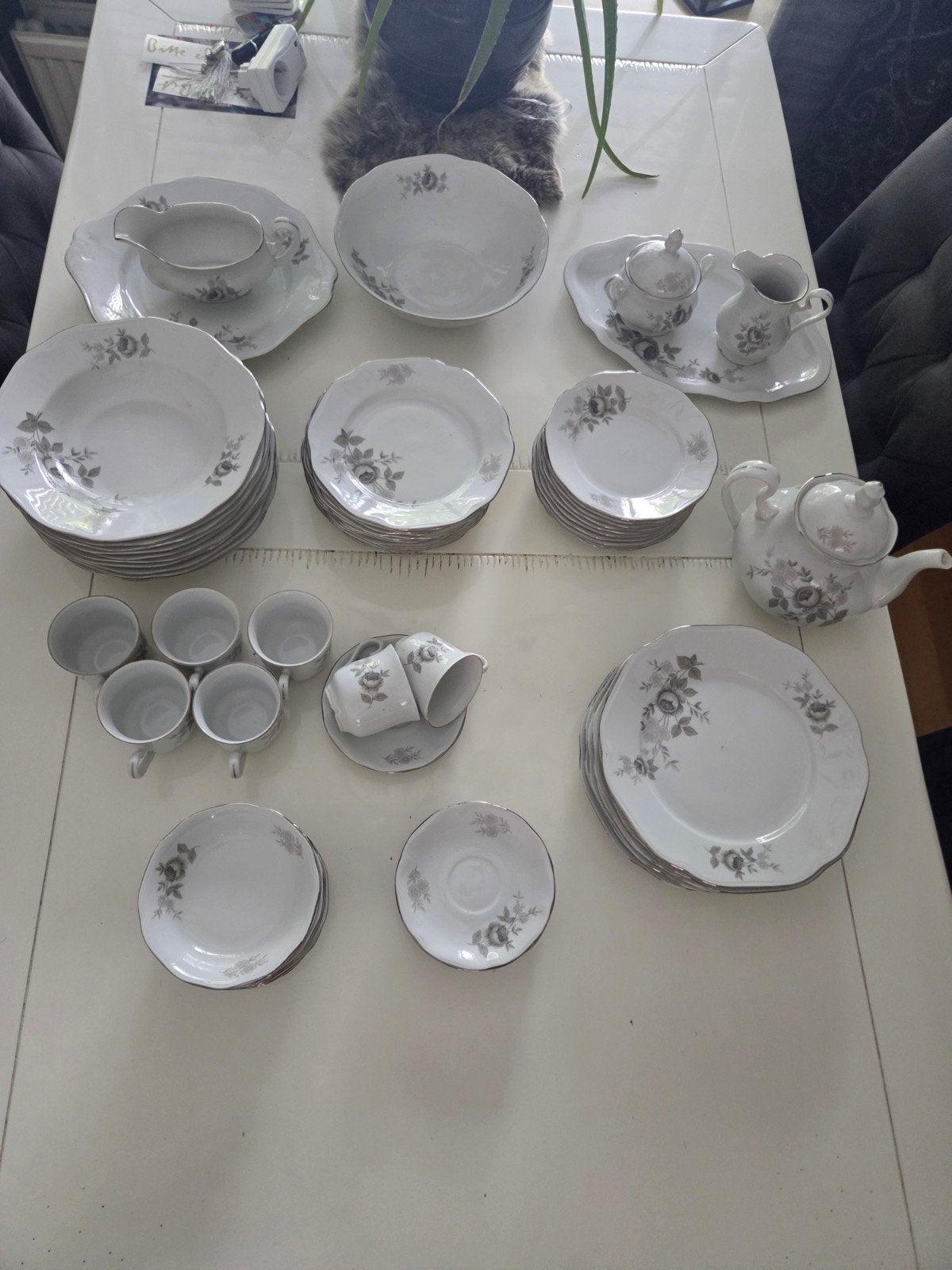 Uitgebreid Bohemia Servies - Made in Czechoslovakia, Antiek en Kunst, Antiek | Servies compleet, Ophalen of Verzenden