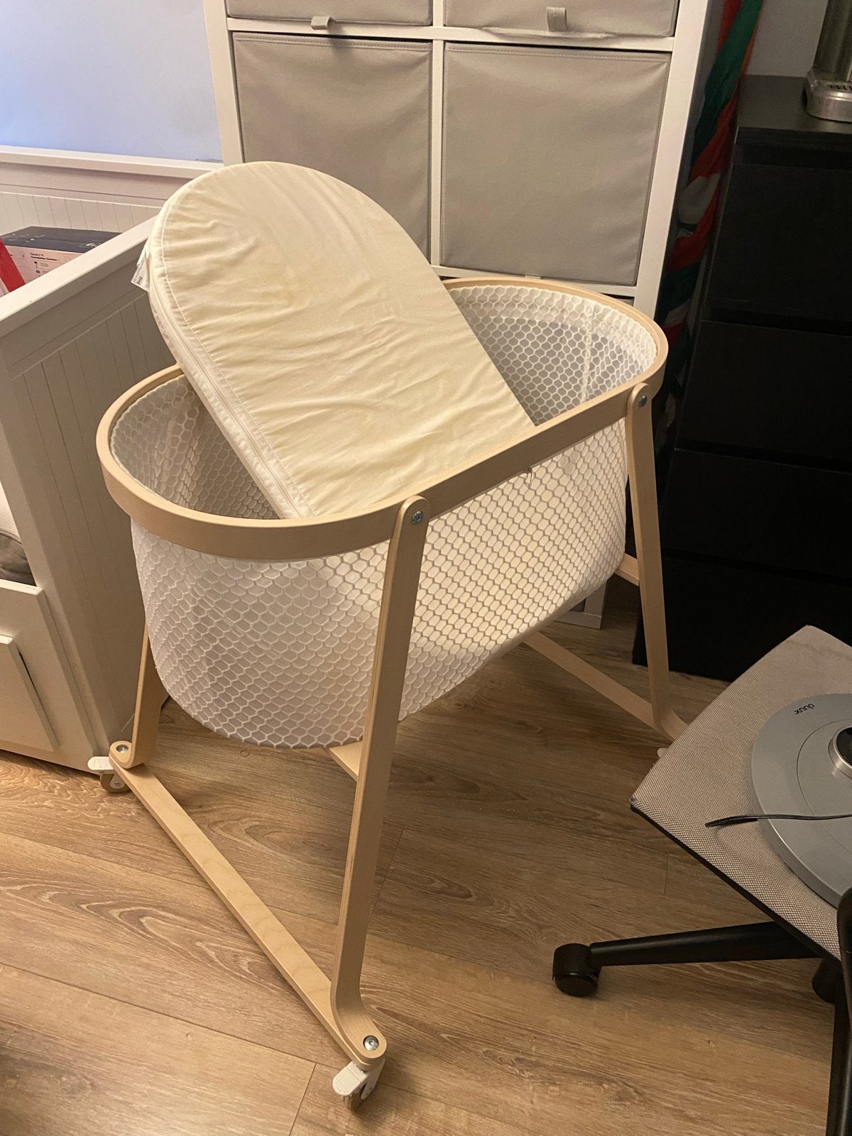 IKEA wieg met matrasje, Kinderen en Baby's, Ophalen, Zo goed als nieuw, Wieg