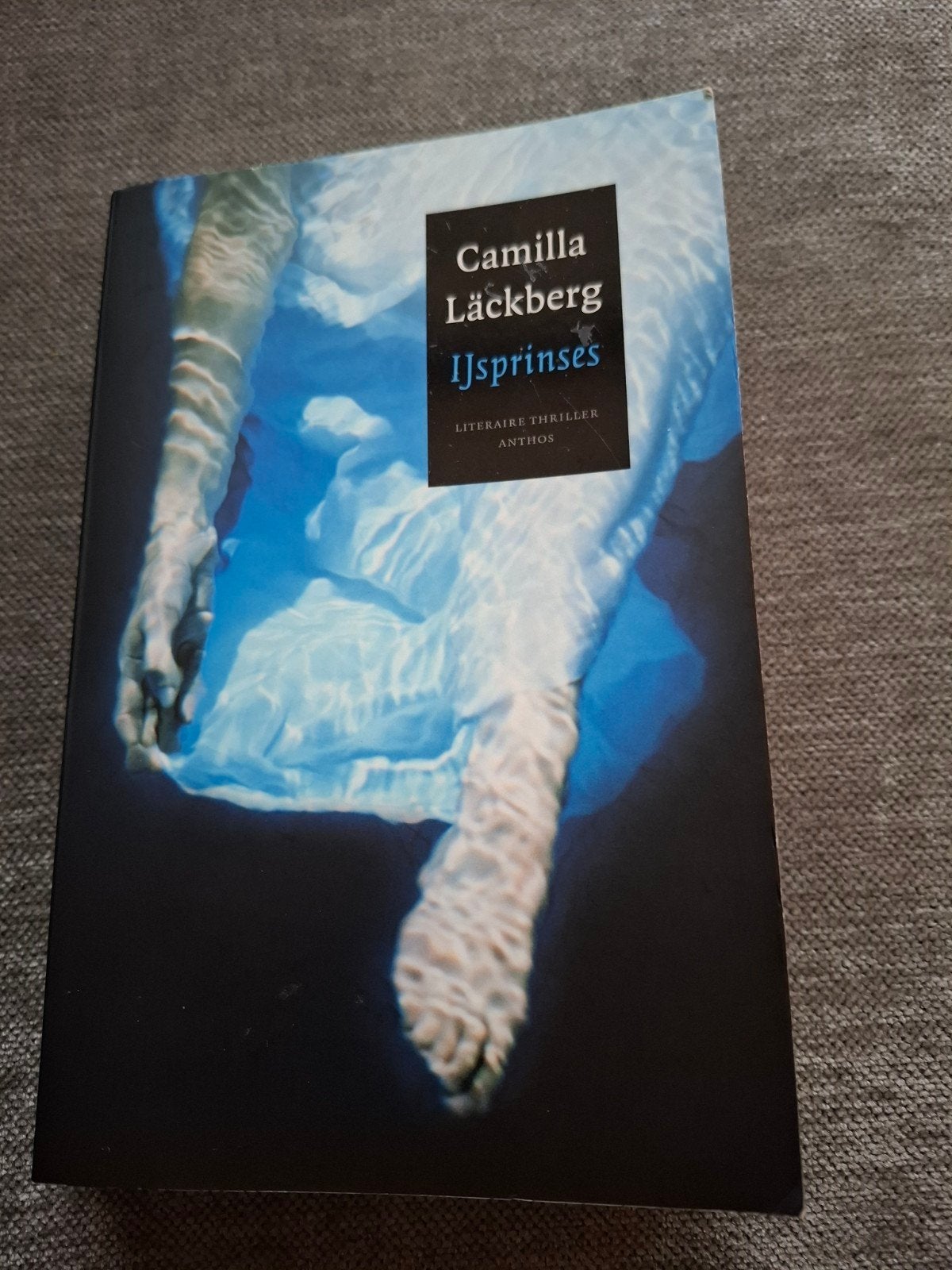 Camilla Läckberg - IJsprinses, Ophalen of Verzenden, Zo goed als nieuw, Camilla Läckberg