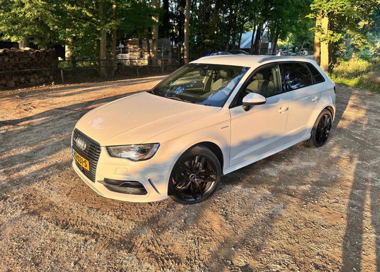 Audi A3 1.4 Tfsi 204pk E-tron Phev S Tronic 2015 Wit, Auto's, Audi, 4 cilinders, Wit, 1395 cc, 149 pk