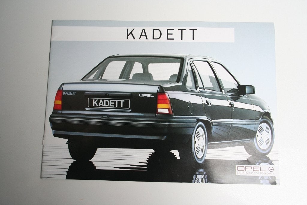 Opel Kadett E-type met kofferbak brochure (07-1986) (59), Ophalen of Verzenden, Nieuw, Opel