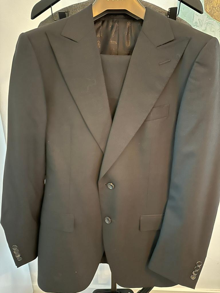 Gucci brown suit maat 46 VERKOCHT, Kostuum of Pak, Bruin, Ophalen of Verzenden, Zo goed als nieuw