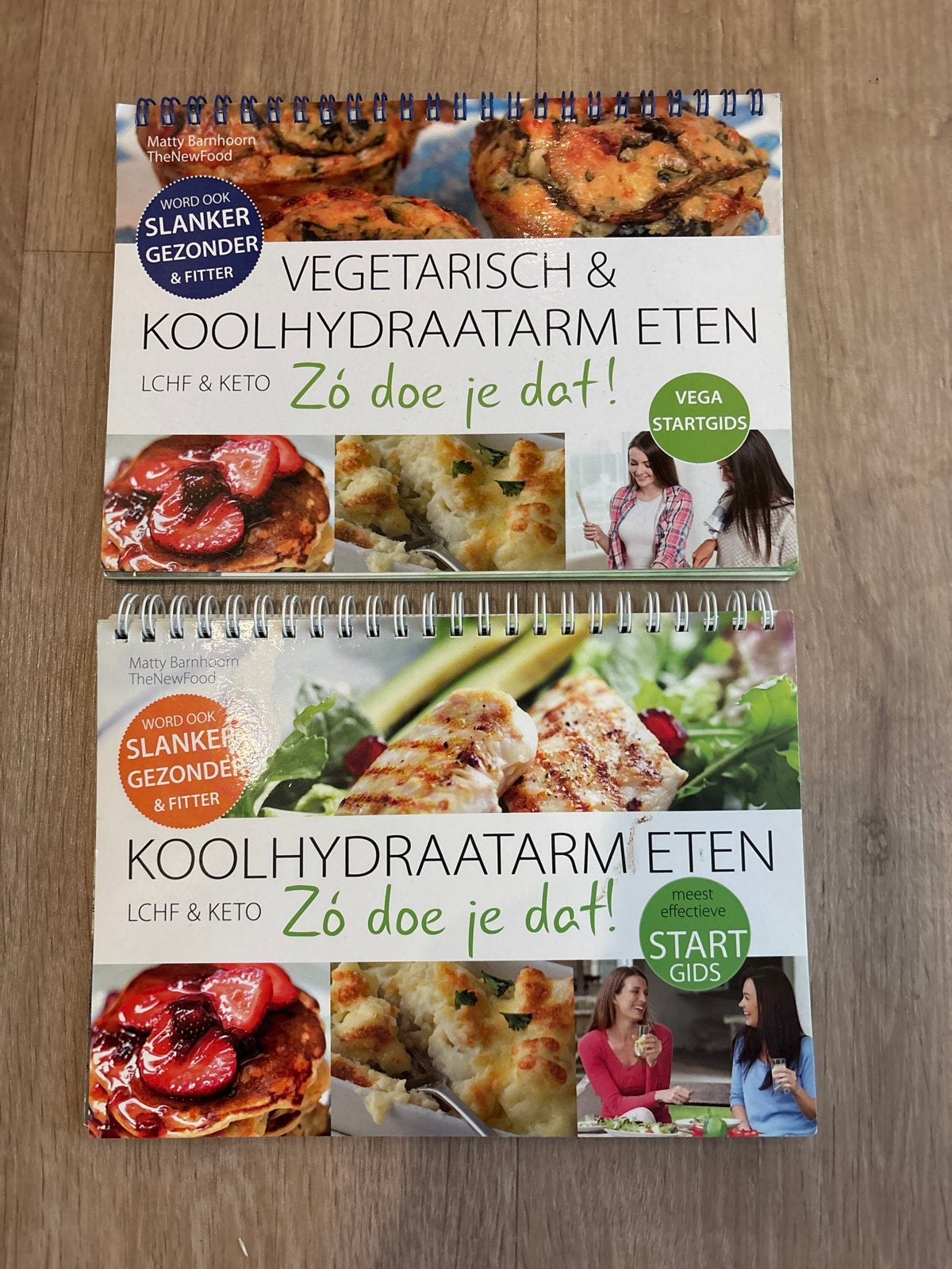 2x TheNewFood Kookgidsen: Vega & Koolhydraatarm Eten, Boeken, Gelezen, Overige typen, Ophalen of Verzenden, Gezond koken
