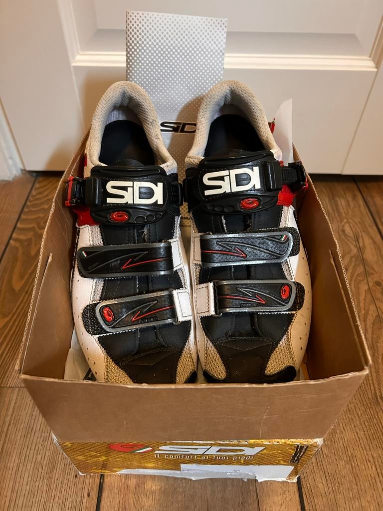 Sidi Genius 5 WielrenschoenMt45 (43-44) van €189 voor €32,50, Sport en Fitness, Wielrennen, Ophalen of Verzenden, Zo goed als nieuw