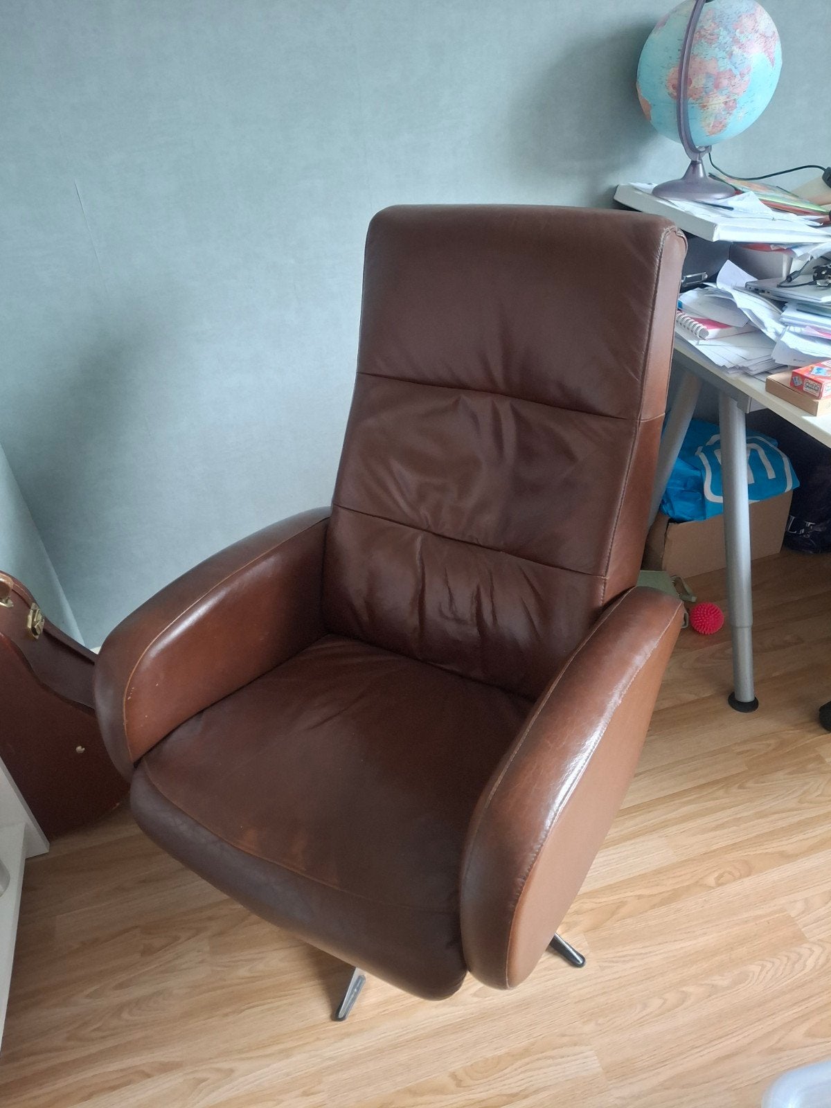 Gratis af te halen: Heerlijke bruine fauteuil, Ophalen, Overige materialen, Gebruikt, 75 tot 100 cm