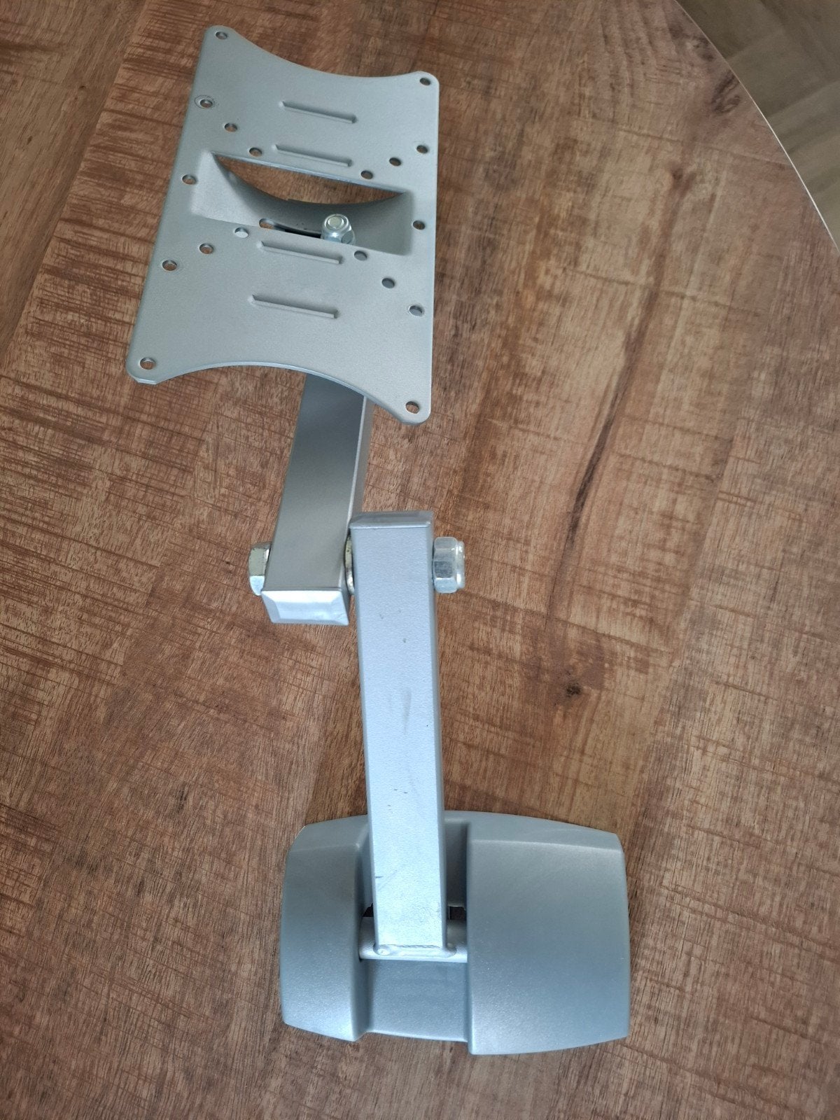 Verstelbare TV/Monitor Muurbeugel - Zilver komt uit caravan, Ophalen of Verzenden, Gebruikt
