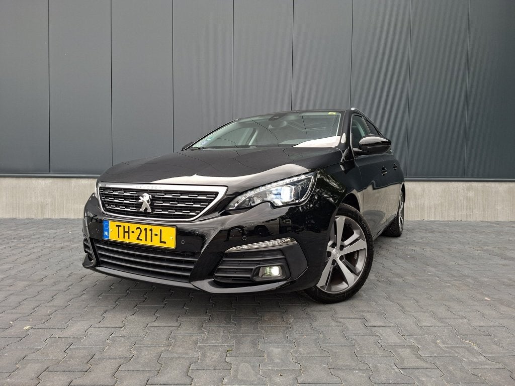 Peugeot 308 SW 1.2 Distibutieriem vervangen | Trekhaak | Car, Auto's, Gebruikt, Euro 6, 1199 cc, Automatische klimaatregeling