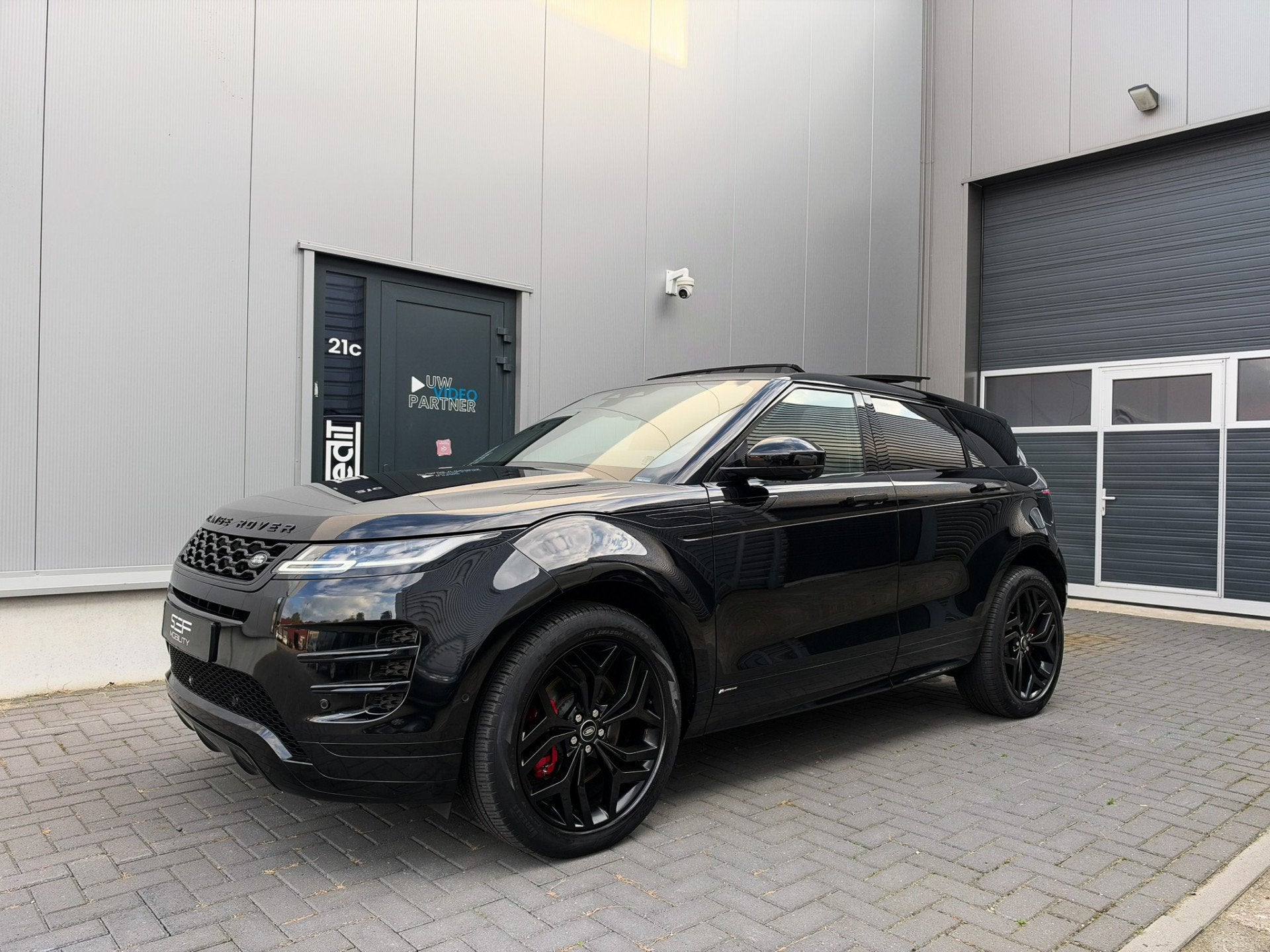 Land Rover Range Rover Evoque 1.5 P300e AWD R-Dynamic S Pano, Auto's, Automaat, Zwart, Leder, Vierwielaandrijving