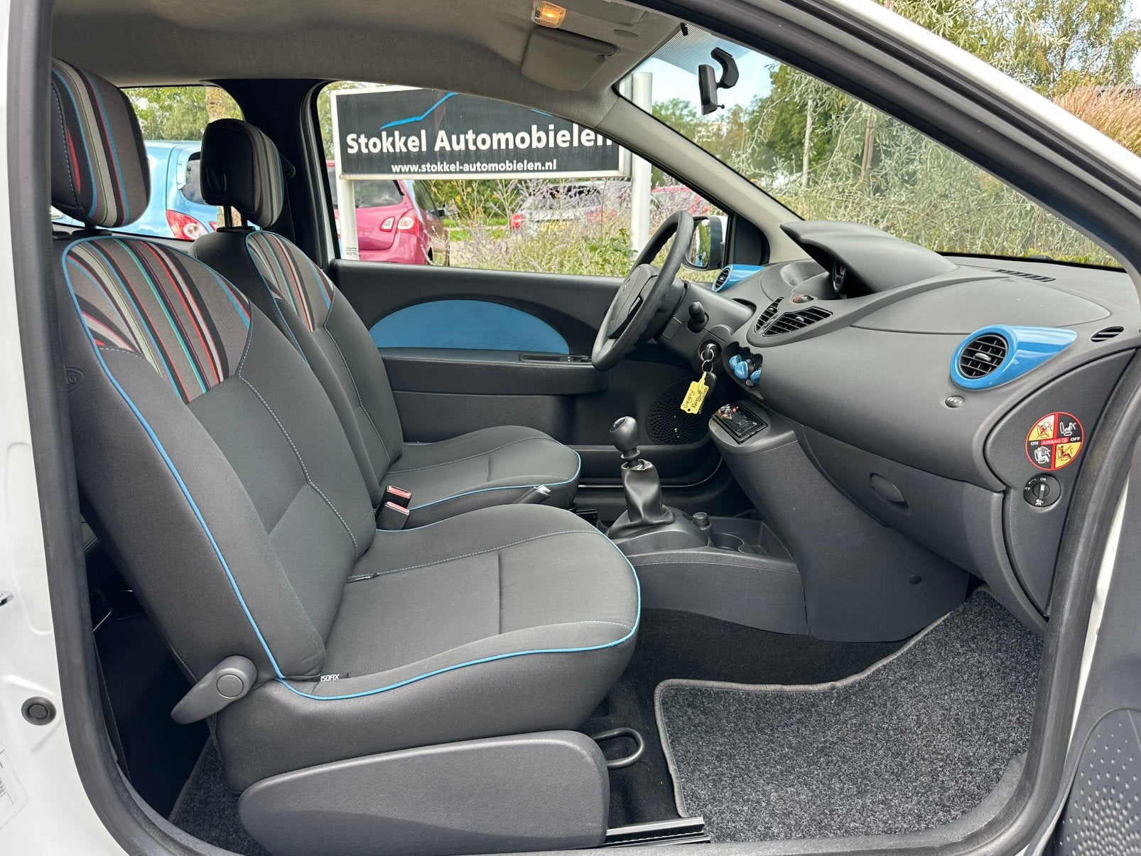 Renault Twingo 1.2-16V Authenthiek PlusAirco✅ /aux, Voorwielaandrijving, Euro 5, 74 pk, Zwart
