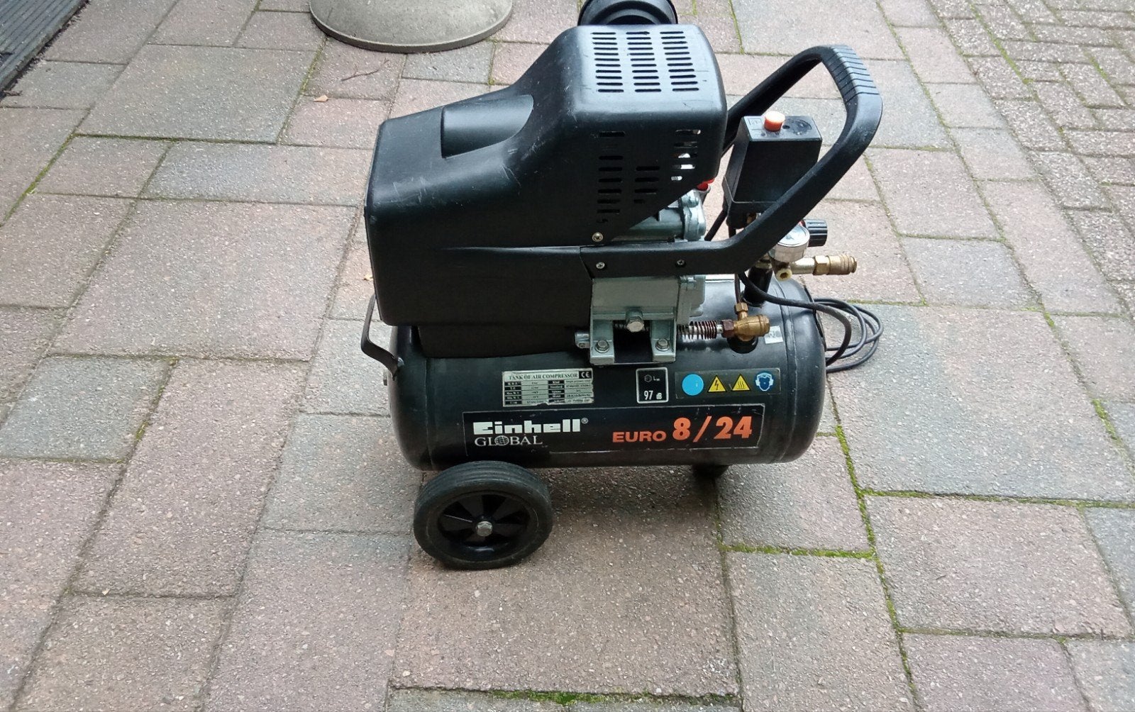 Einhell Global EURO 8/24 Compressor - Zo goed als nieuw, Doe-het-zelf en Verbouw, Ophalen, 6 tot 10 bar, Zo goed als nieuw, Minder dan 200 liter/min