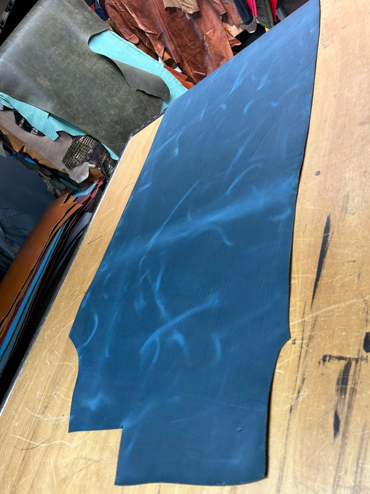Blauw groen cryzz tuigleer 2 mm dikte half soepel nr9, Hobby en Vrije tijd, Stoffen en Lappen, Blauw, Leer of Kunstleer, Ophalen of Verzenden