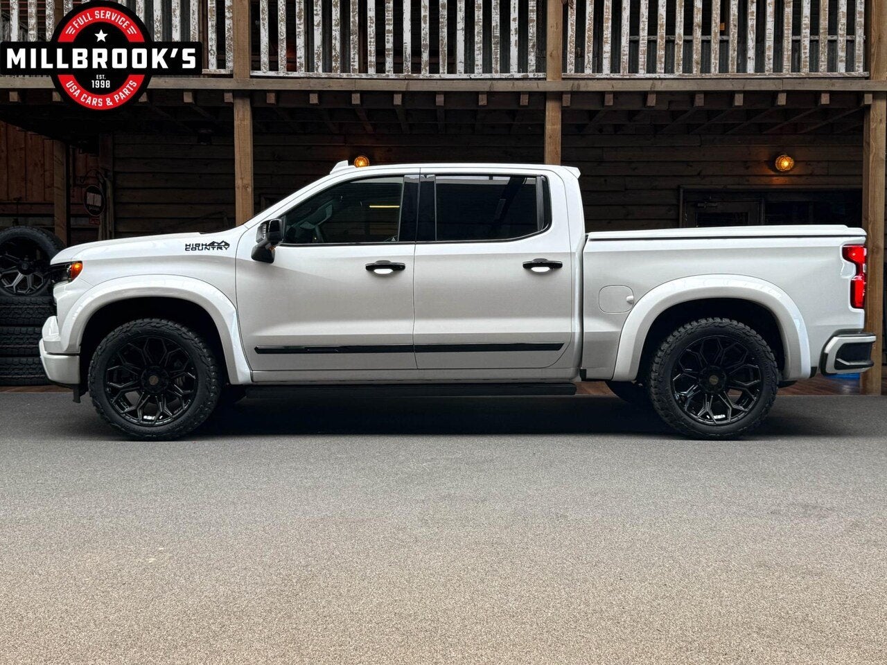 Chevrolet Silverado High Country Widebody, BPM Vrij, LPG, Fu, Automaat, 8 cilinders, Wit, Leder