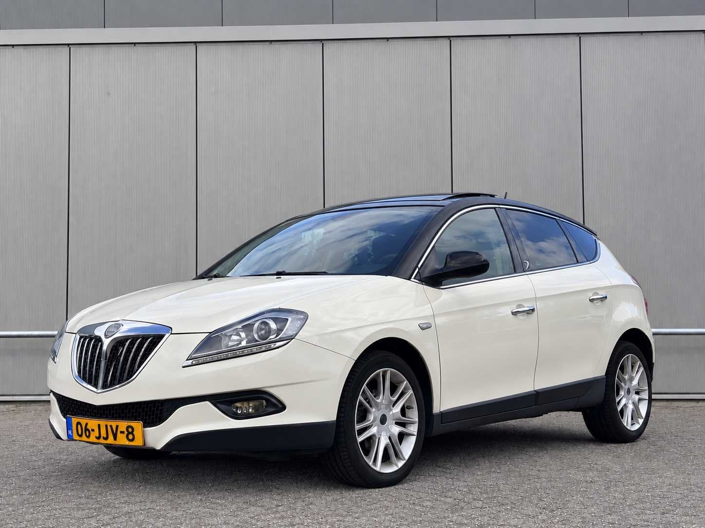 2009 Lancia Delta 1.4-16V Platino Panoramadak Personenauto, Gebruikt, Bedrijf, 66 €/maand, MPV