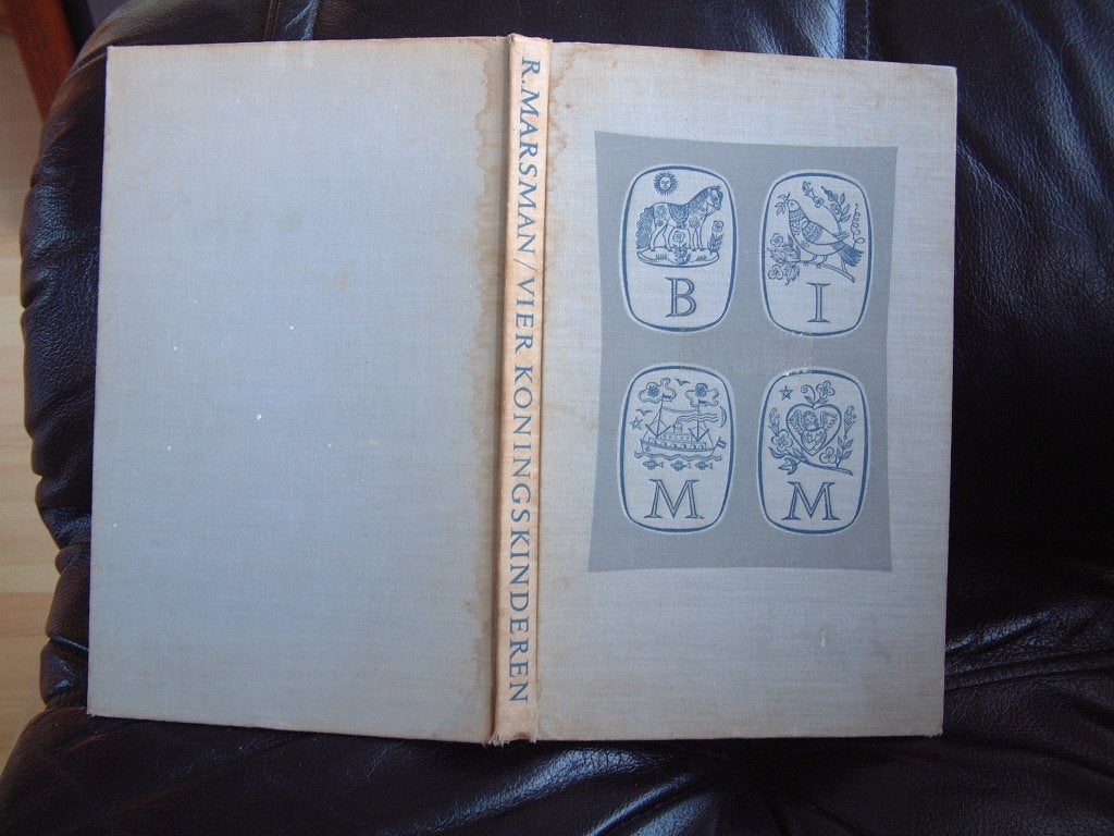 oud boek vier Koningskinderen Beatrix Irene Margriet Marijke, Verzamelen, Koninklijk Huis en Royalty, Ophalen of Verzenden, Gebruikt