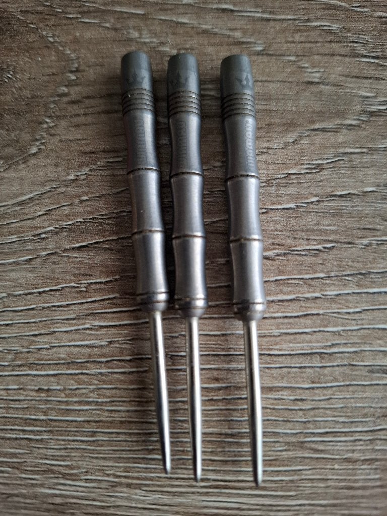 Dartpijl Mervyn King 22 gram ZGAN, Sport en Fitness, Darts, Ophalen, Zo goed als nieuw, Pijlen