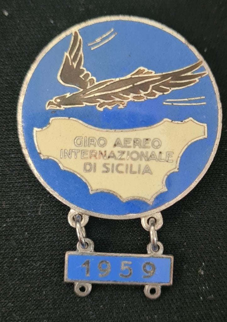 Vintage Speld (1959) Giro Aereo Internazionale di Sicilia, Verzamelen, Speldjes, Pins en Buttons, Ophalen, Gebruikt, Sport, Speldje of Pin