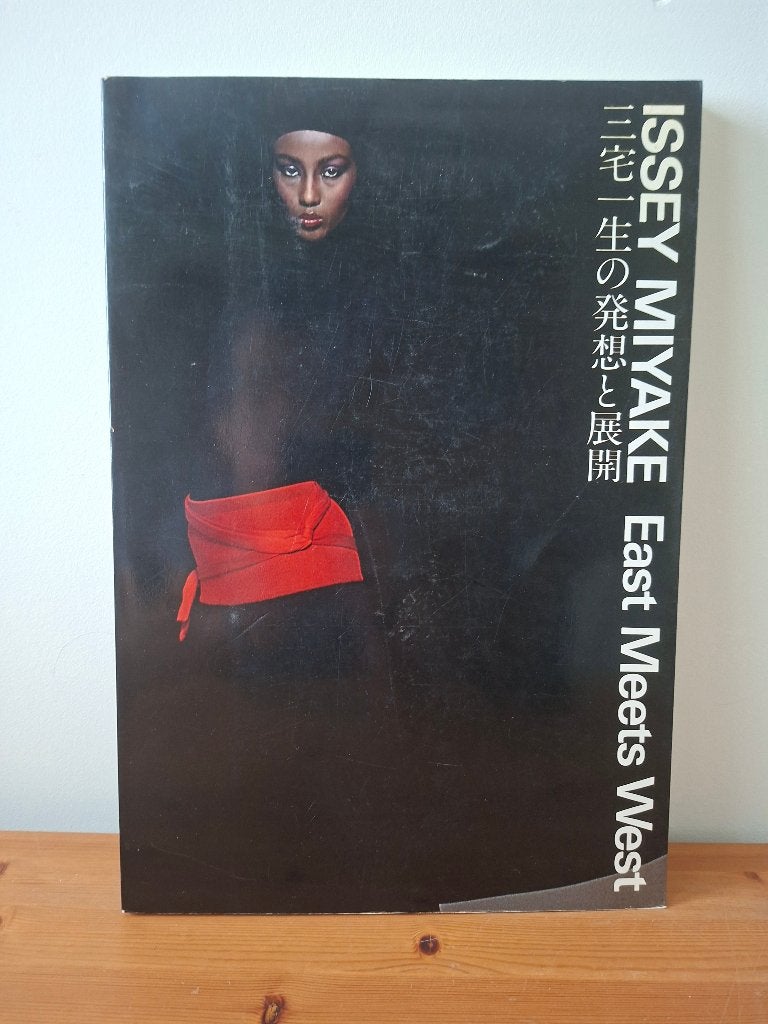 issey Miyake East meets West, Ophalen of Verzenden, Zo goed als nieuw