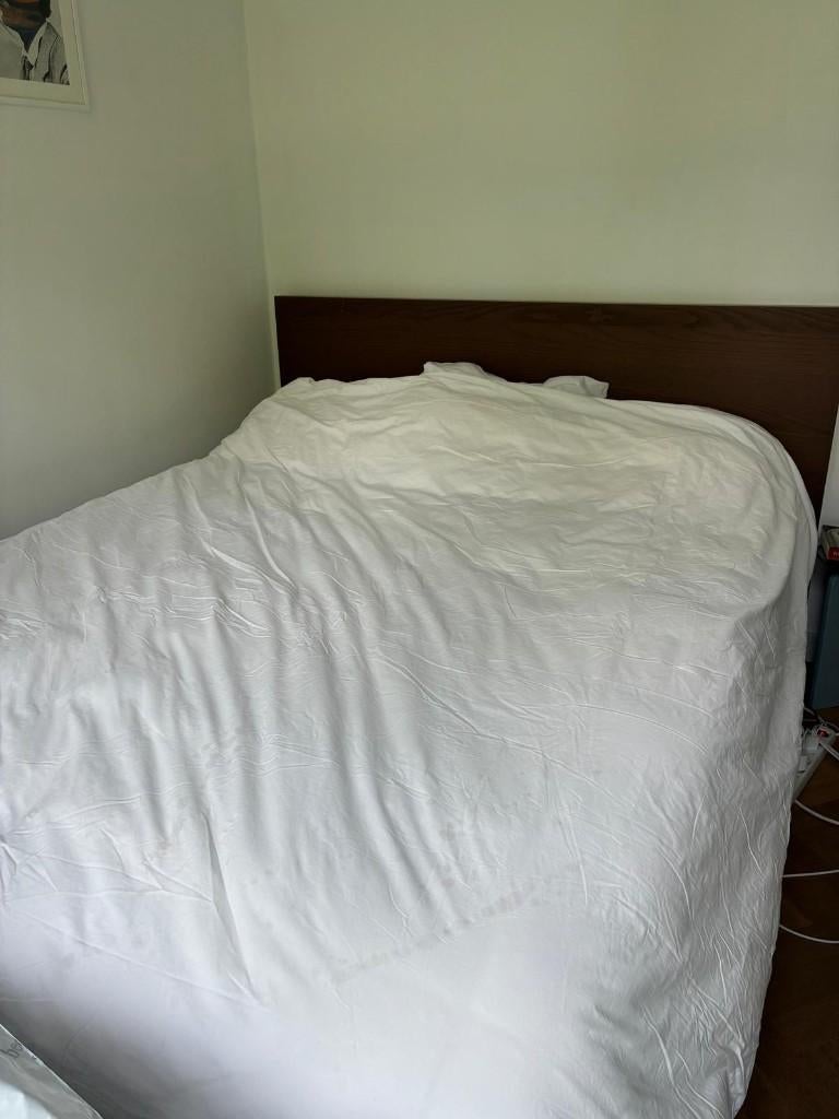 Malm IKEA bed 200x160 - Lonset lattenbodem - Hovag matras, Ophalen, Gebruikt, Bruin, Tweepersoons