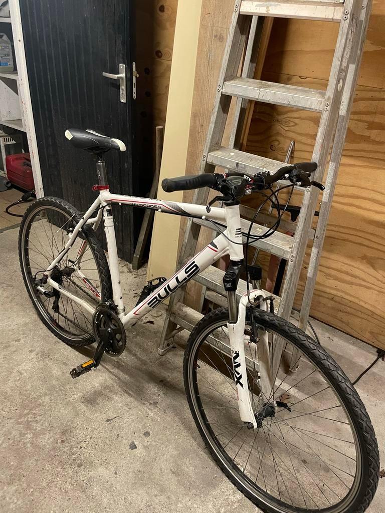 Bulls Wildcross fiets - Goede staat, remt en schakelt goed, 28 inch, Gebruikt, Vering, Velgrem