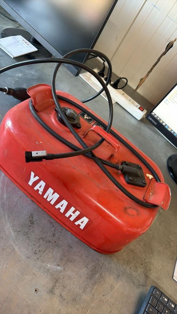 Tank buitenboord motor Yamaha, Ophalen of Verzenden, Zo goed als nieuw, Motor en Techniek