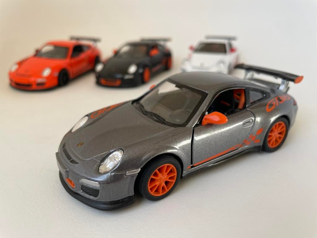 model Porsche 911 GT3 RS 2010 Kinsmart 1/36, Hobby en Vrije tijd, Modelauto's | 1:32, Ophalen of Verzenden, Gebruikt, Auto