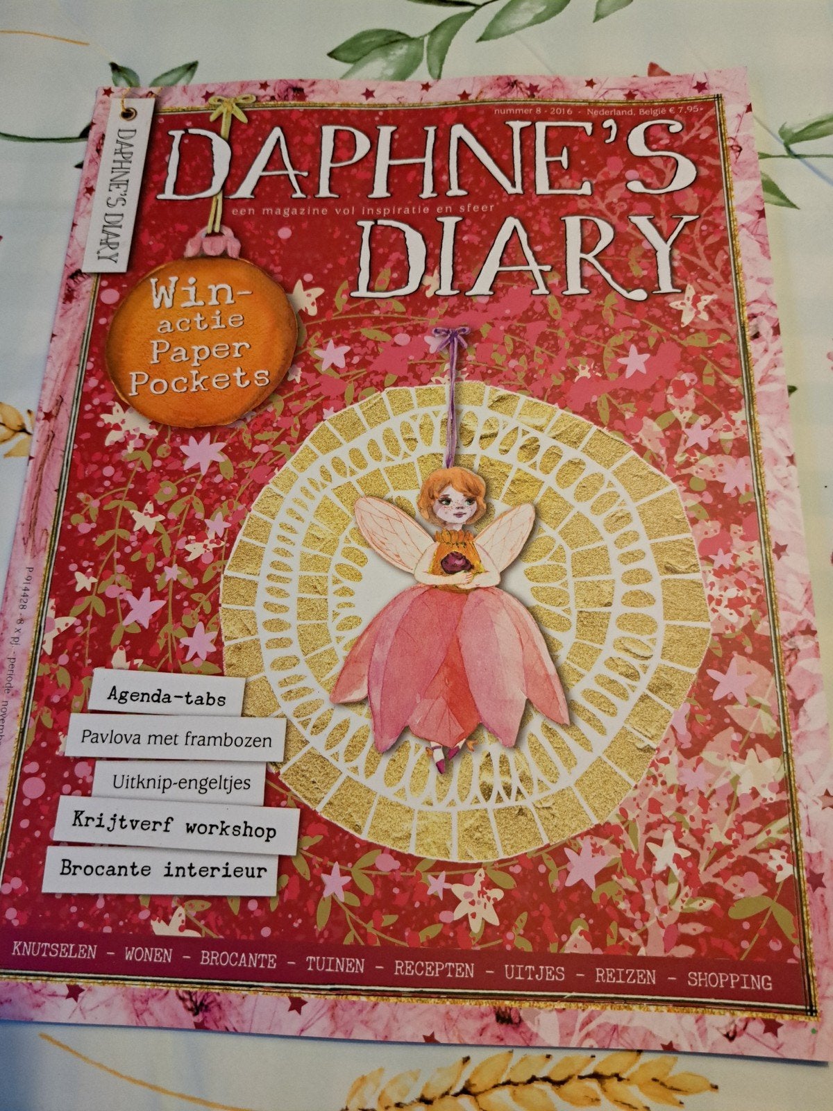 T: Daphne's Diary Magazine - Nummer 8 - 2016, Ophalen of Verzenden, Zo goed als nieuw, Overige typen
