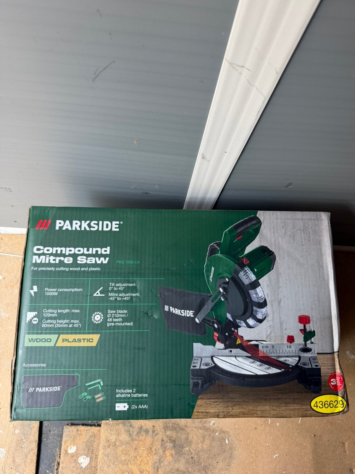 Afkortzaag parkside NIEUW, Doe-het-zelf en Verbouw, Gereedschap | Slijpmachines, Ophalen of Verzenden, Zo goed als nieuw, 1000 watt of meer