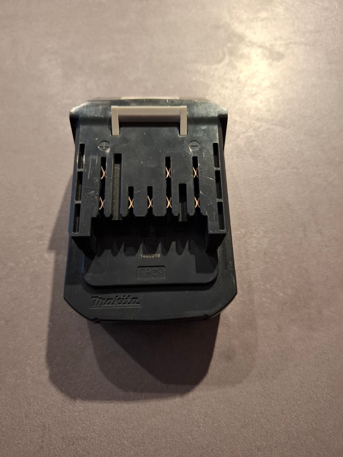 Oude soort makita accu, Ophalen of Verzenden, Gebruikt, Boor- en Schroefmachine