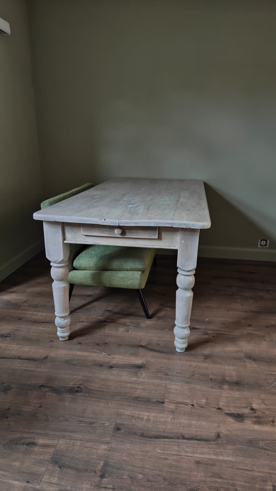 Rustieke houten eettafel met lade, Ophalen
