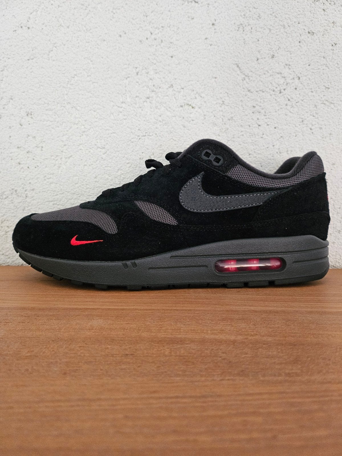 Nike Air Max 1 Bred 44.5, Ophalen of Verzenden, Nieuw, Zwart