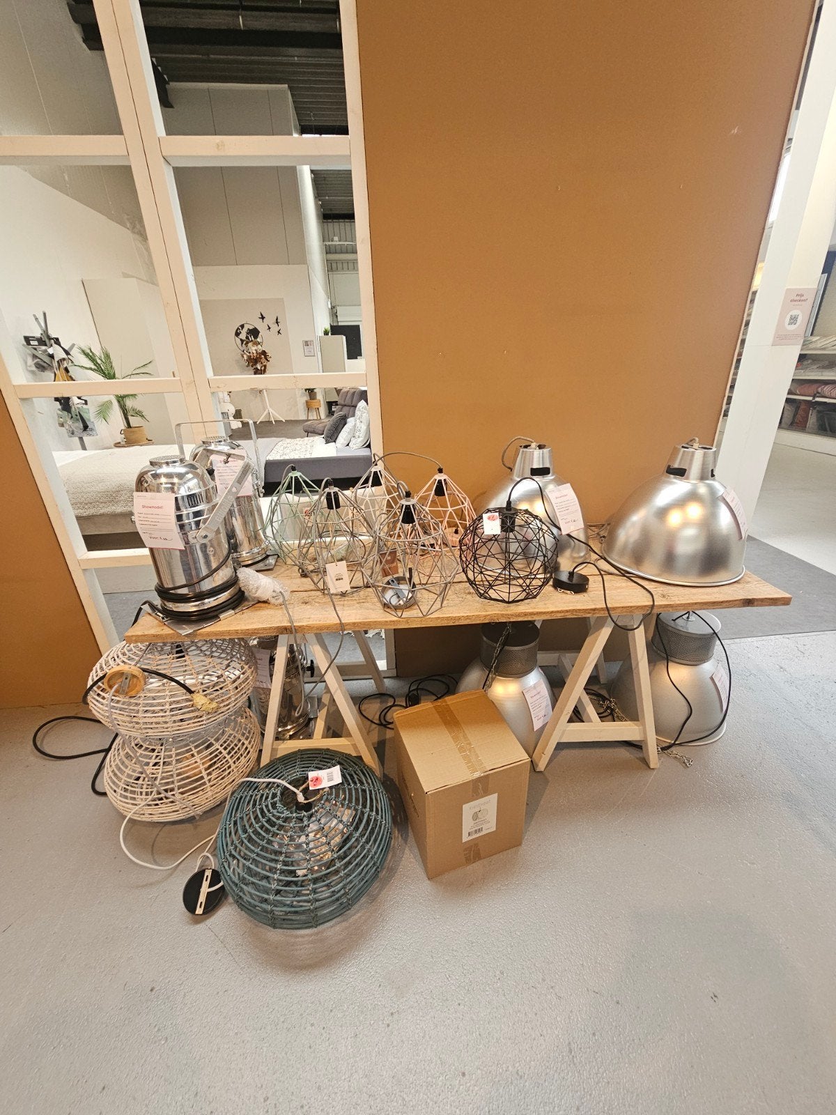 Showmodel outlet lampen, Ophalen