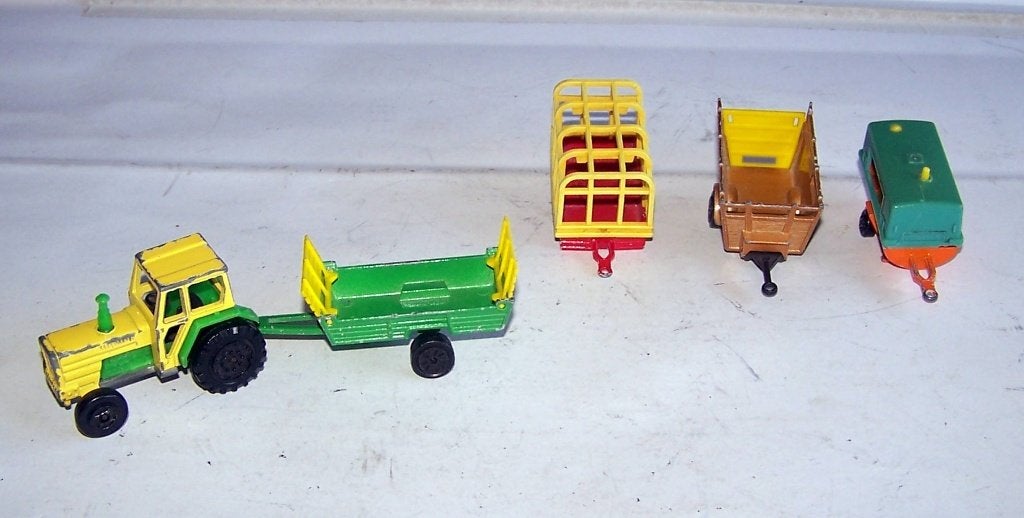 Mooie Majorette Farmer-set: Tractor met 4 landbouwaanhangers, Ophalen of Verzenden, Zo goed als nieuw, Tractor of Landbouw