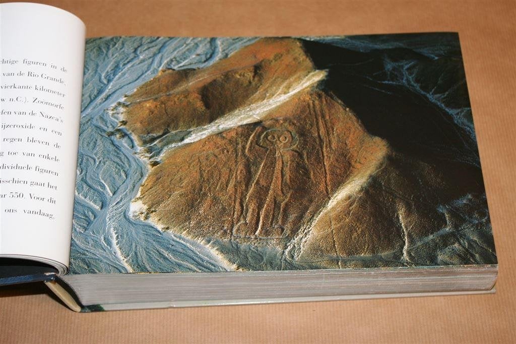 365 dagen, de aarde vanuit de hemel., Boeken, Ophalen of Verzenden, Zo goed als nieuw, Natuur algemeen