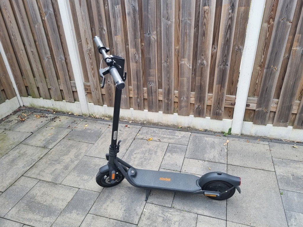 Segway Ninebot F2 E | 381km | Accu 99% | 2023, Fietsen en Brommers, Steps, Ophalen, Zo goed als nieuw, Elektrische step (E-scooter)
