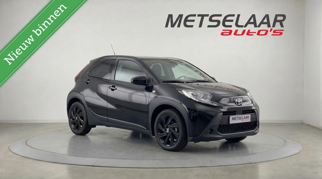 Toyota Aygo X 1.0 CVT ✅Cruisecontrol ✅Smartphone integra, Auto's, Gebruikt, 4 stoelen, Leder en Stof, Zwart