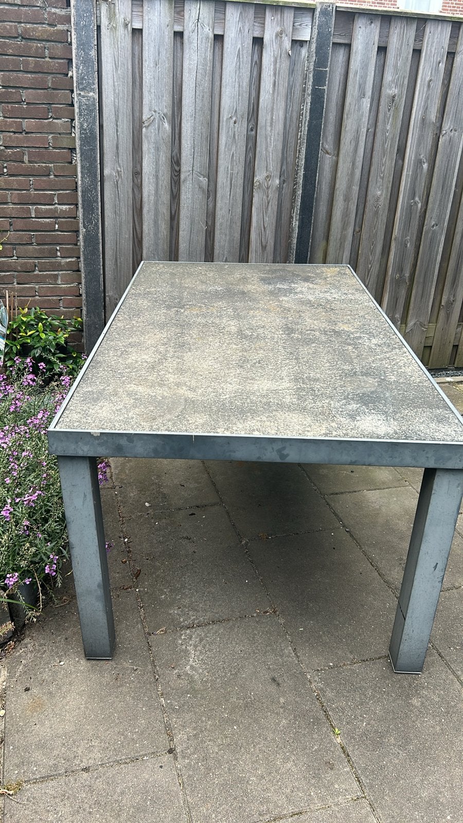 tuintafel met glas/steen blad, Ophalen, Gebruikt, Rechthoekig, Metaal