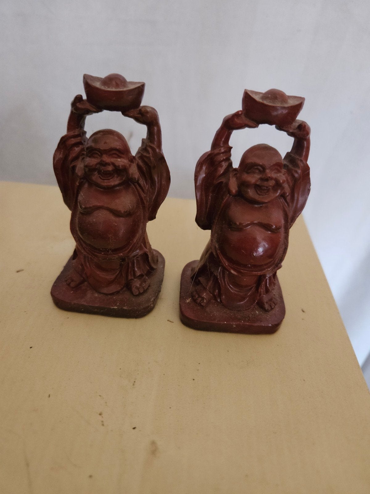 Set van 2 lachende Boeddha beeldjes - 10 cm hoog, Gebruikt, Ophalen of Verzenden, Composieten, Bruin