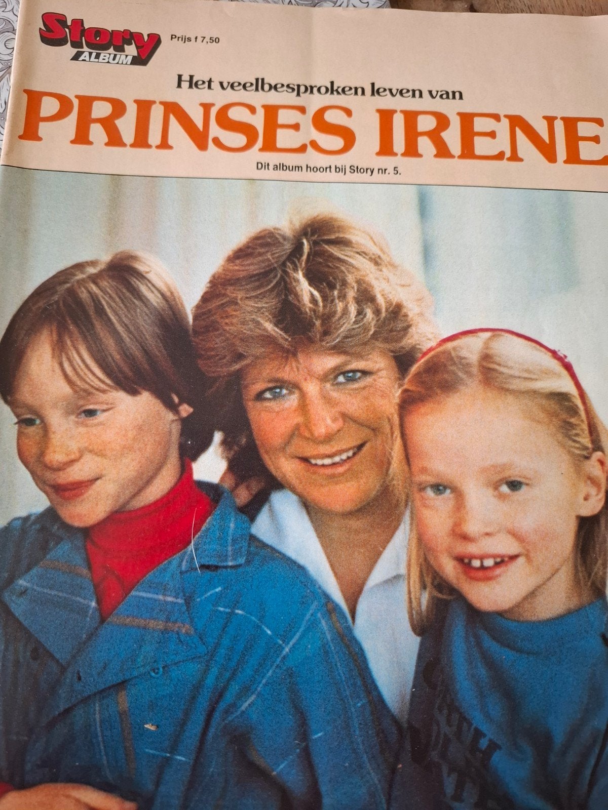 Prinses Irene het veelbesproken leven, Ophalen of Verzenden, Zo goed als nieuw, Tijdschrift of Boek