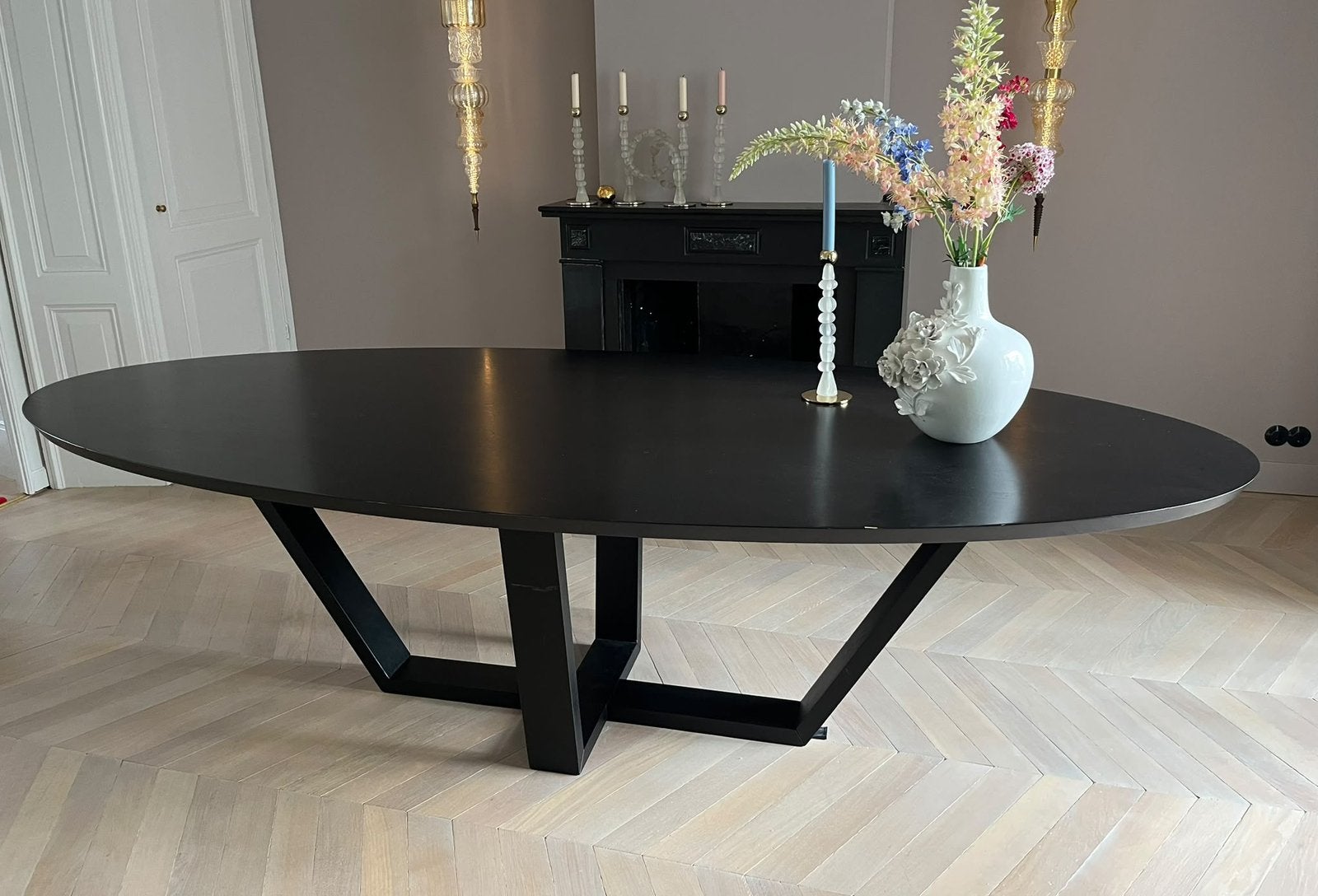 Design zwarte houten ovale tafel, Ophalen, 100 tot 150 cm, 200 cm of meer, Zo goed als nieuw
