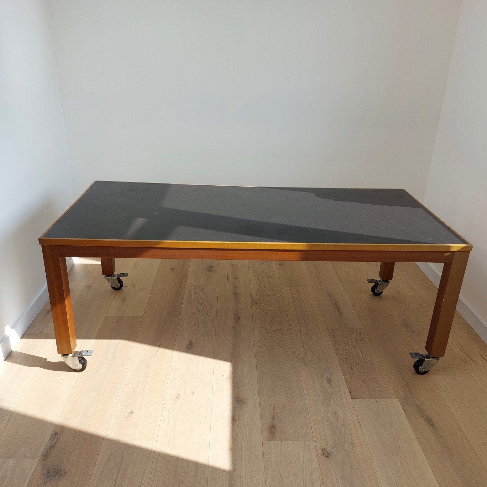 Design tafel op wielen Halifax, Huis en Inrichting, Ophalen, Gebruikt, 50 tot 100 cm, Vijf personen of meer