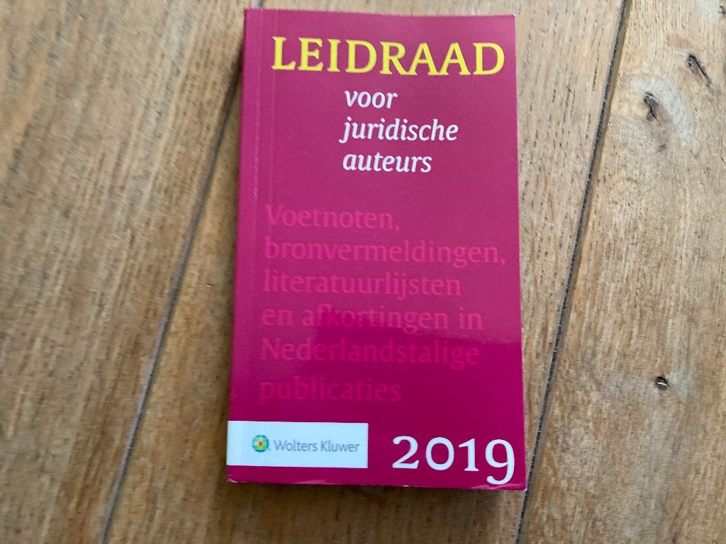 📖 Leidraad voor juridische auteurs uit 2019, Boeken, Studieboeken en Cursussen, Ophalen of Verzenden, Beta, Zo goed als nieuw