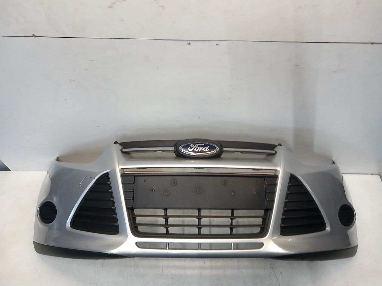 Bumper voor Ford Focus, Onderdelen@venauto.nl, Van der Ven Autorecycling B.V., Gebruikt, Ettenseweg 76, 4706 PB Roosendaal, The Netherlands